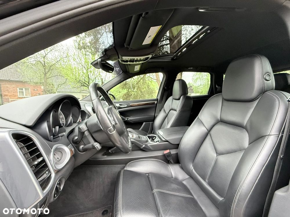 Porsche Cayenne - 16