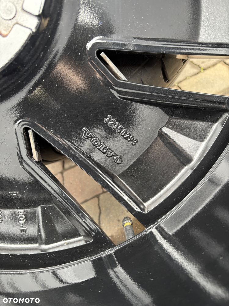 Alufelgi z Oponami Volvo 5x108 9Jx21 ET 38 275/40/21 Continental - 22