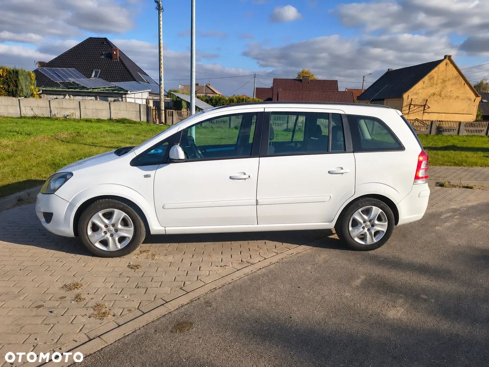 Opel Zafira - 9