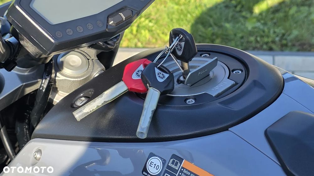 Yamaha MT - 28