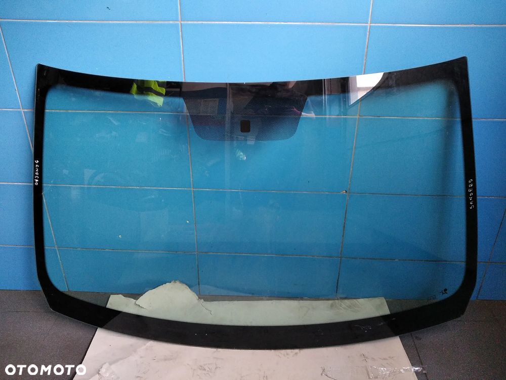 Szyba przednia czołowa Dacia Sandero - 1