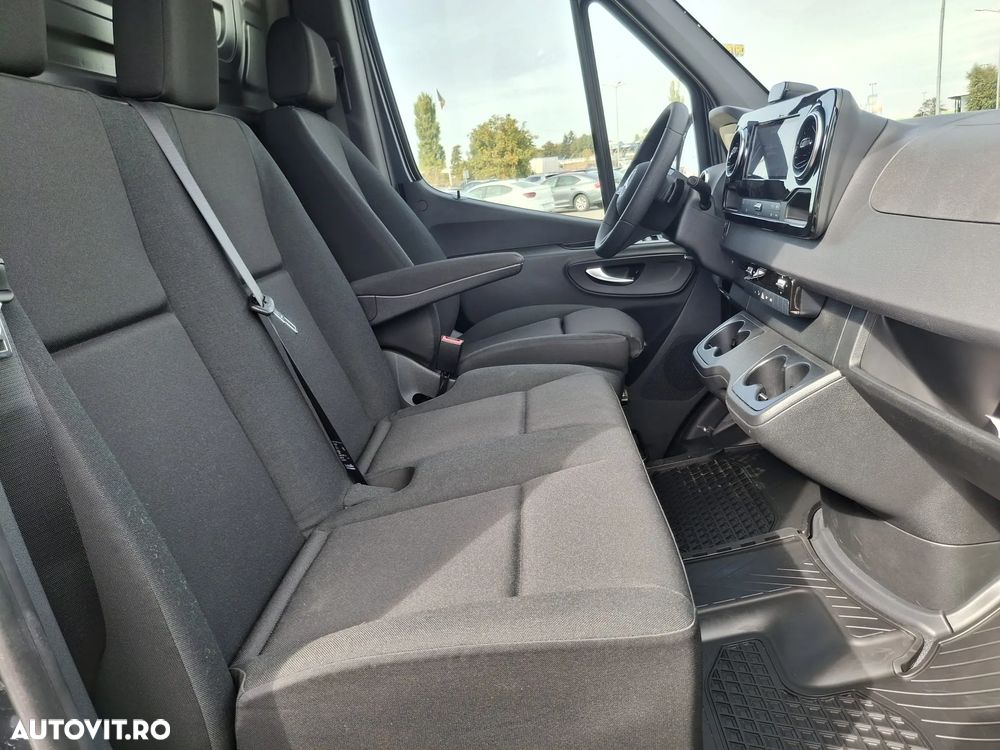 Mercedes-Benz Sprinter - 11
