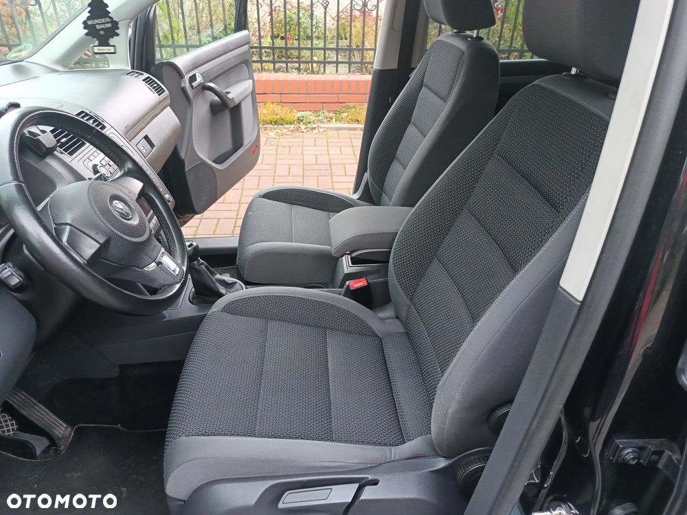 Volkswagen Touran - 14