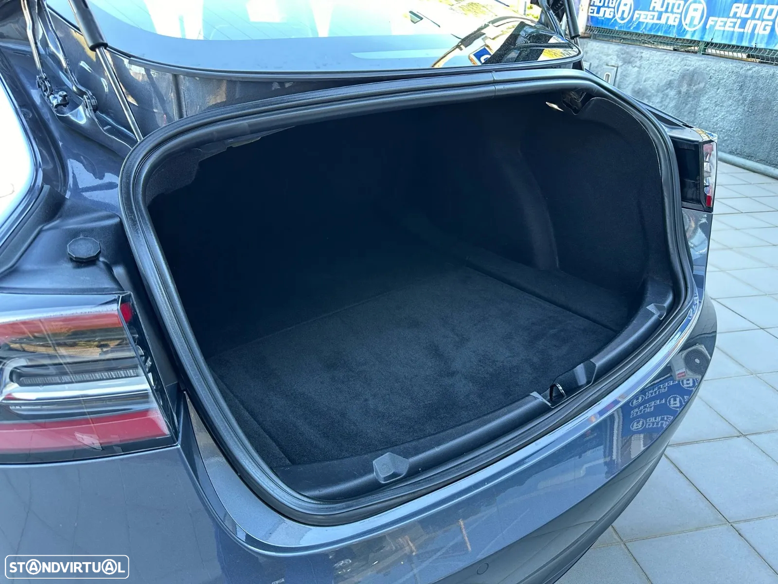 Tesla Model 3 Long-Range Dual Motor AWD - 17