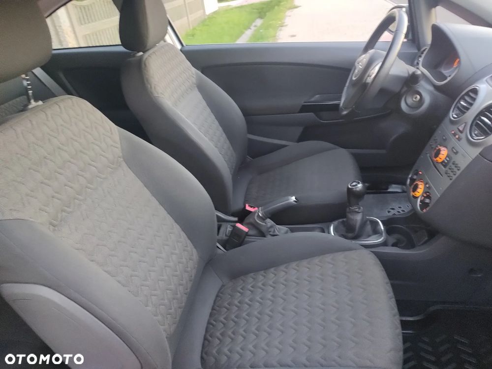 Opel Corsa - 25