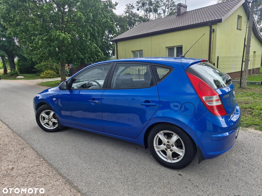 Hyundai i30 1.6 CRDi Classic + - 8