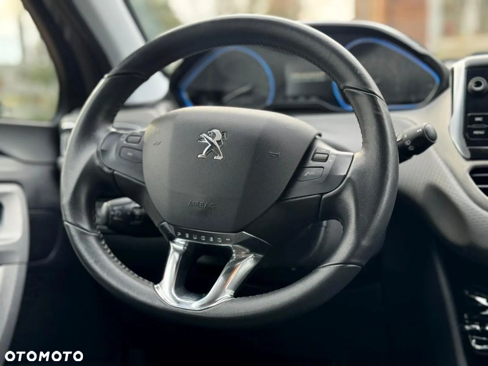 Peugeot 2008 1.2 Pure Tech Style S&S - 7