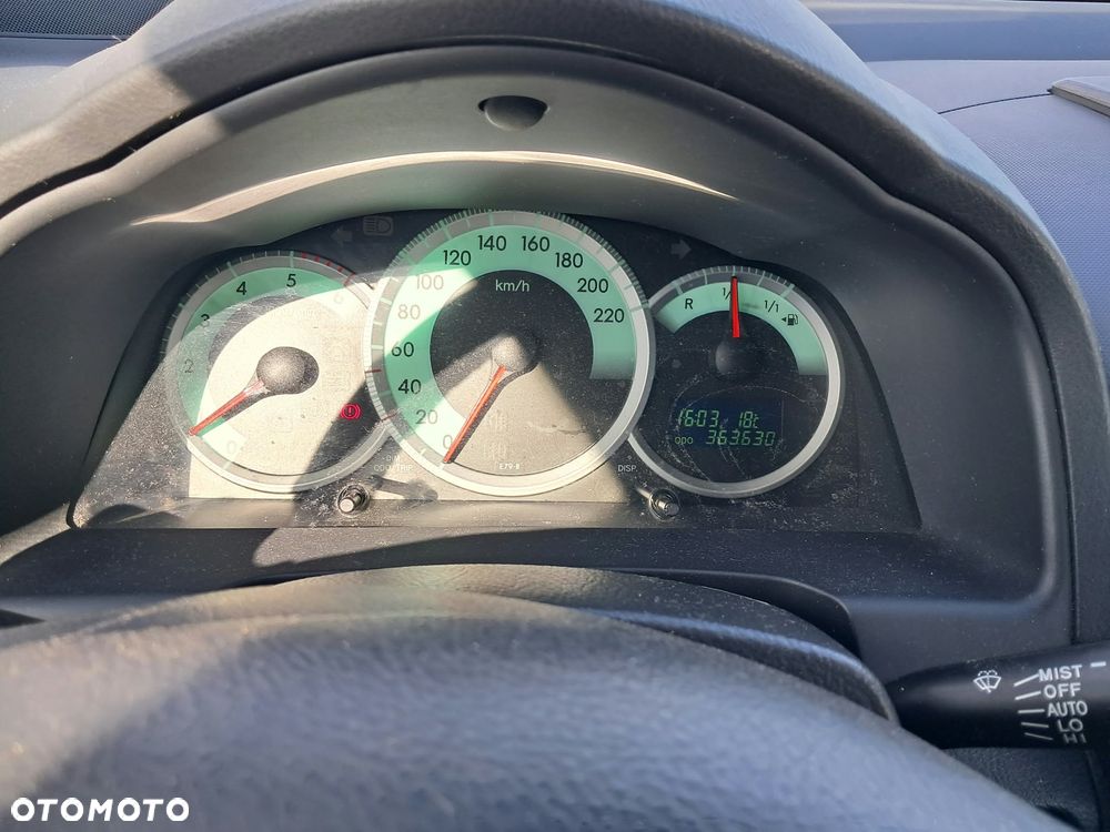 Toyota Corolla Verso - 8