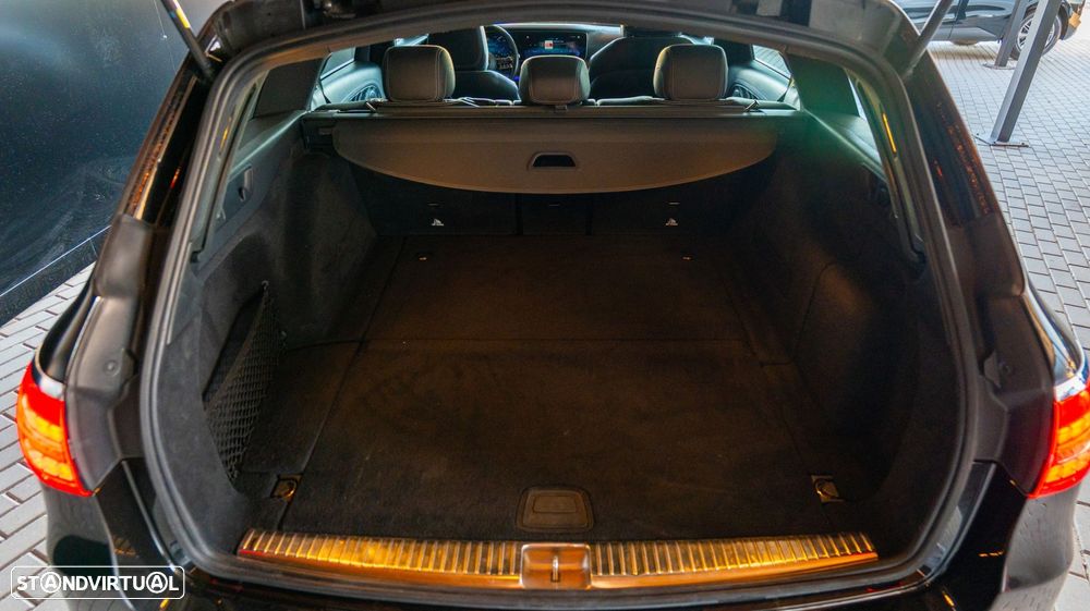 Mercedes-Benz E 220 d AMG Line - 11