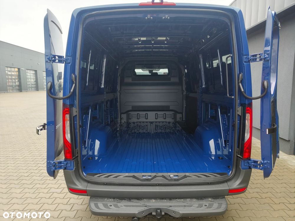 Mercedes-Benz Sprinter - 19