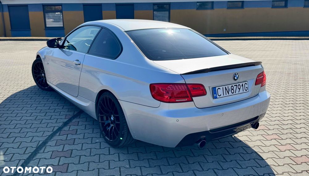 BMW Seria 3 335i M Sport Edition - 6