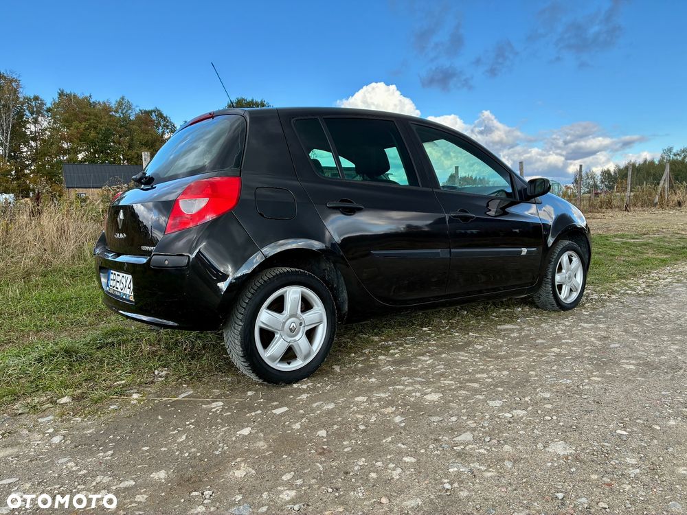 Renault Clio - 12