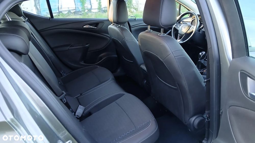 Opel Astra 1.4 Turbo Business - 12