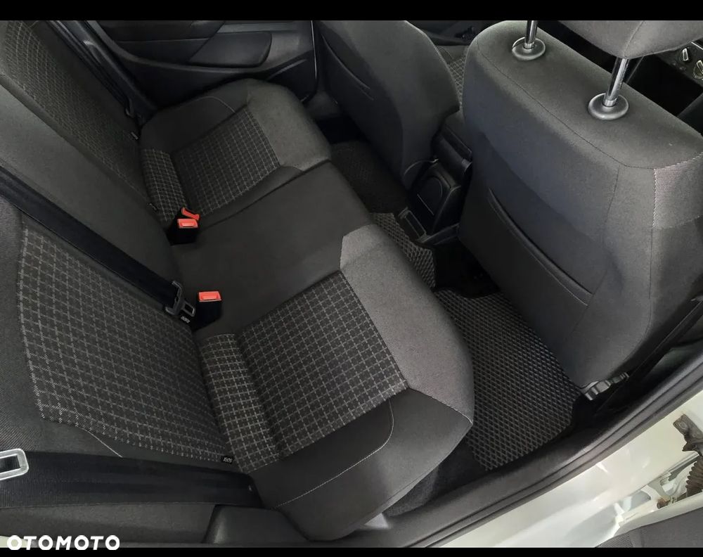 Volkswagen Polo - 19