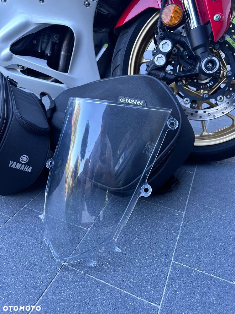 Yamaha R7 - 32