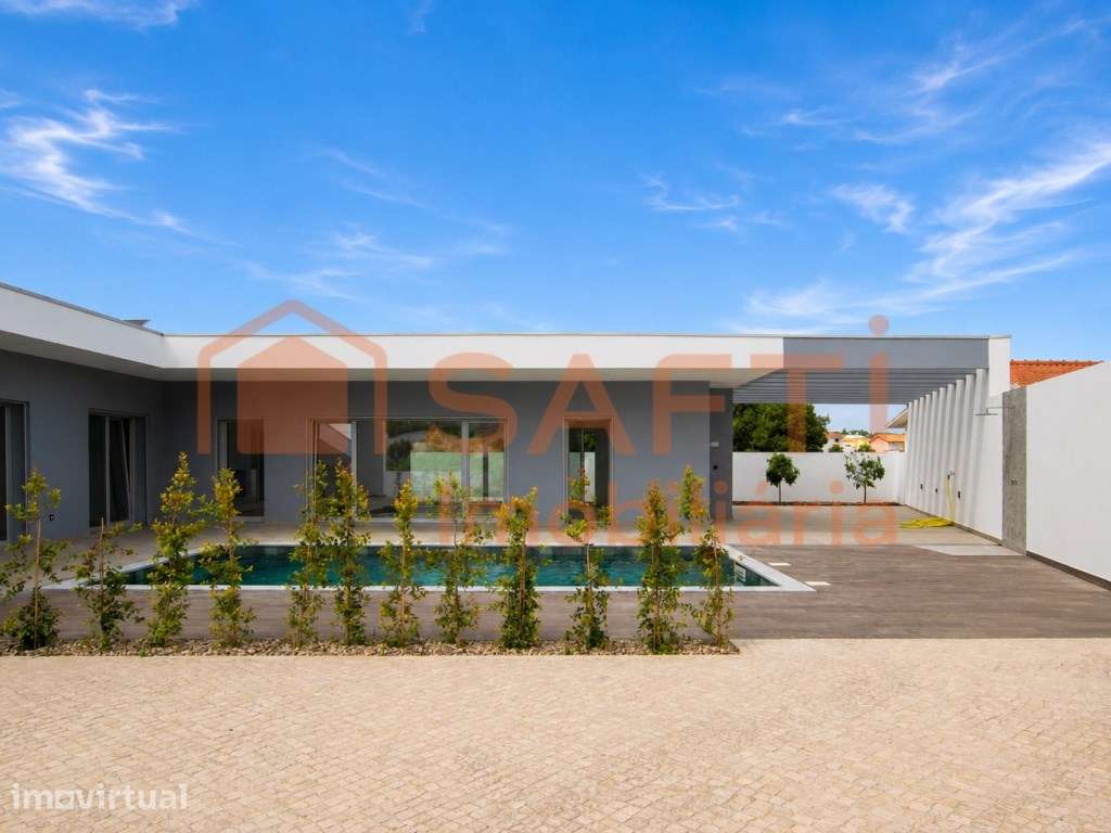 Moradia T4 de Arquitetura Contemporânea com Piscina | Nadadouro - F... - Grande imagem: 2/60