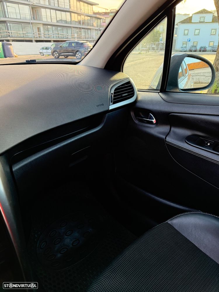 Peugeot 207 SW 1.6 HDi Outdoor - 13