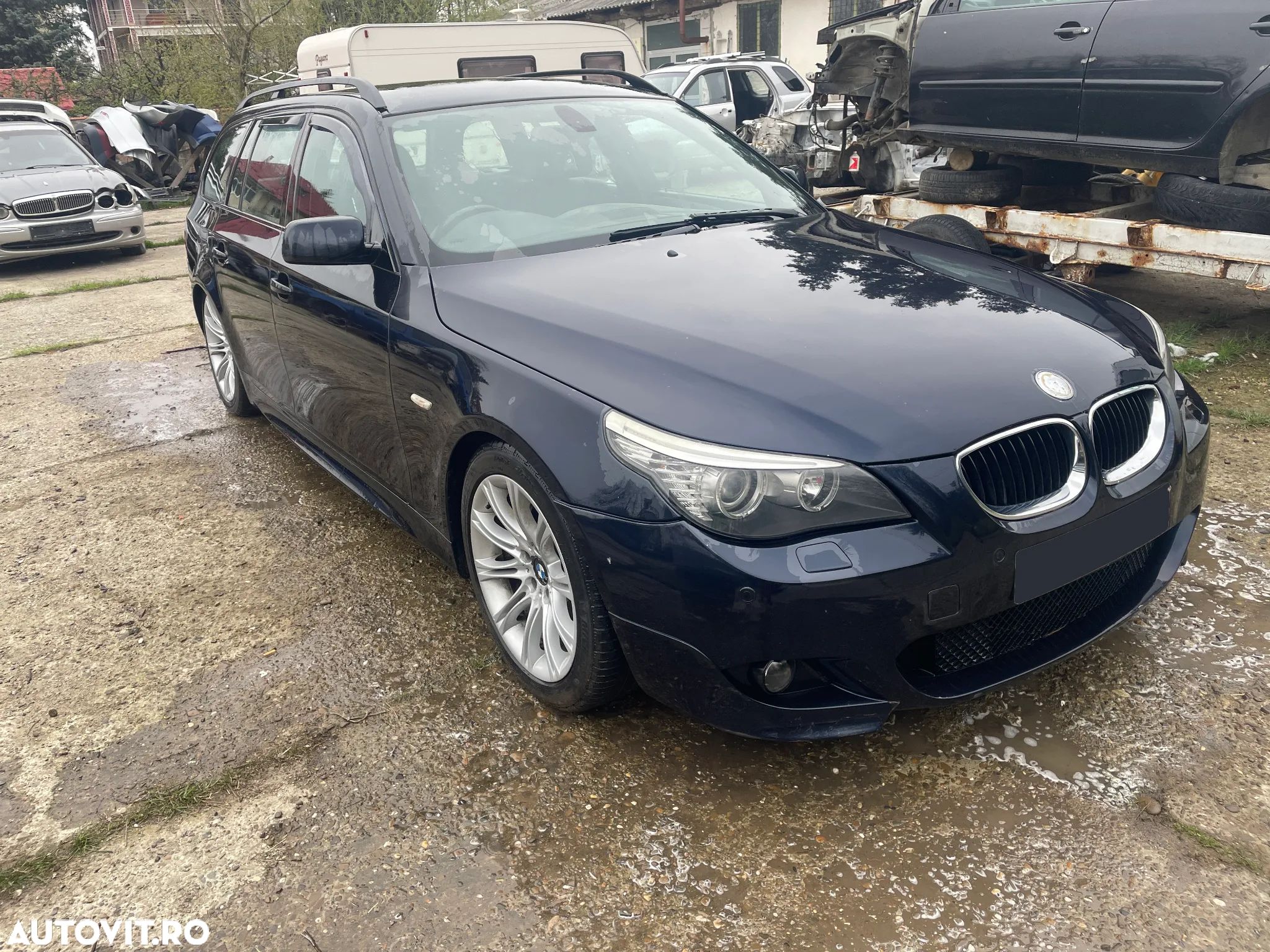 Dezmembrez BMW Seria 5 Touring 520D E61 LCI facelift 177 CP Steptronic an 2009 - 1
