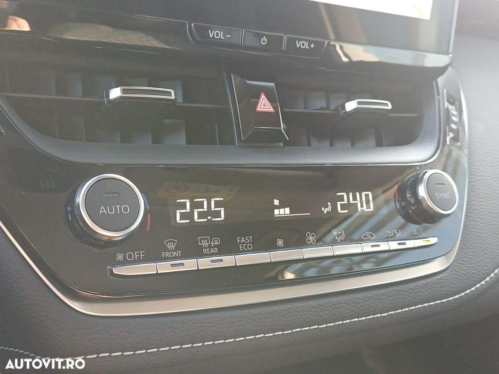 Toyota Corolla Sedan 1.8 HSD Dynamic - 19