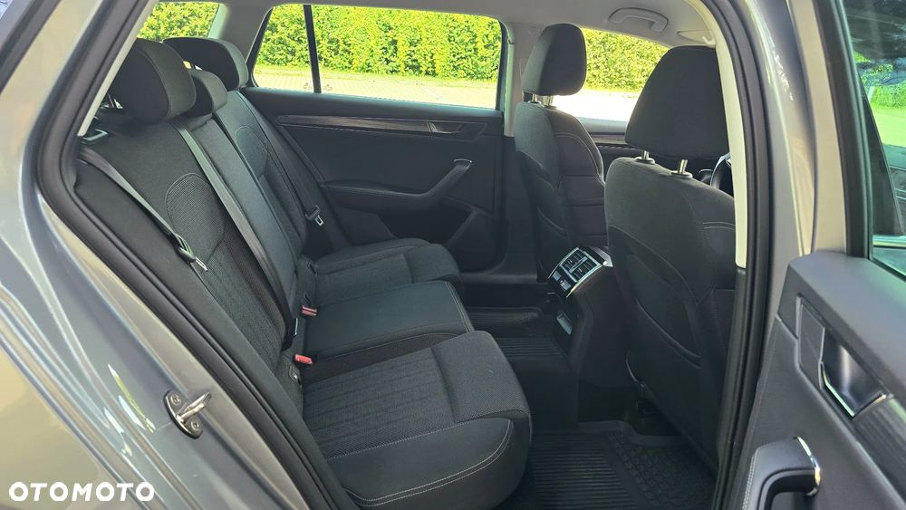 Skoda Superb 2.0 TDI DSG Style - 24