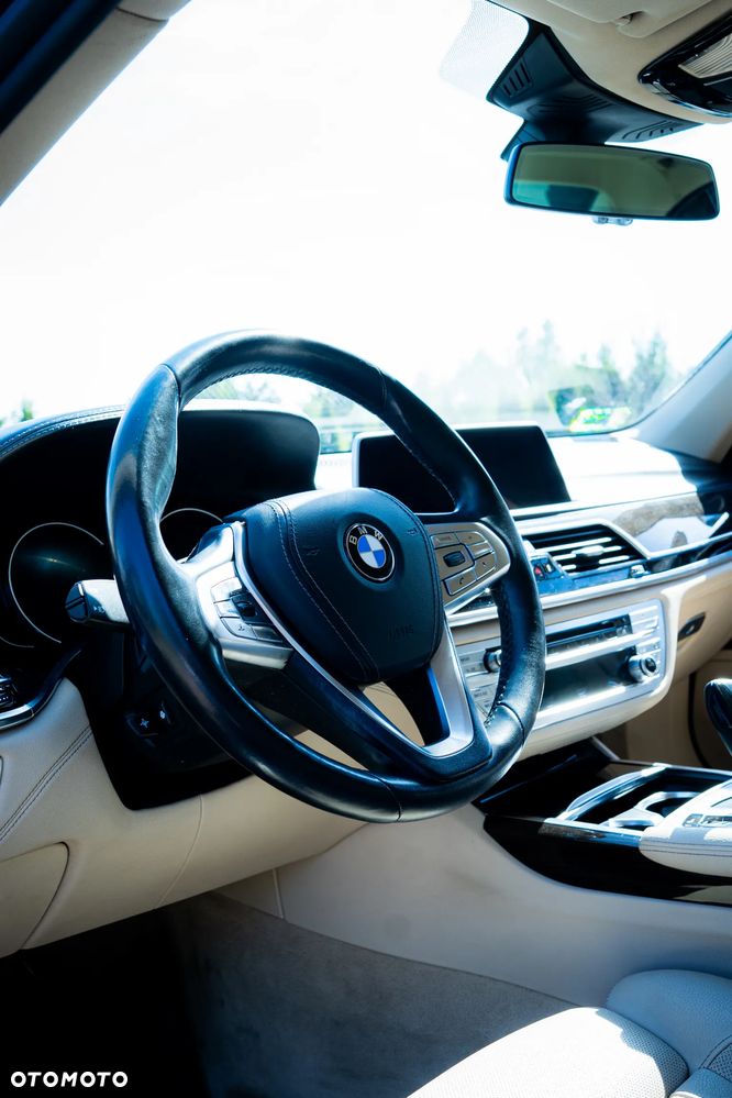 BMW Seria 7 730d xDrive - 14