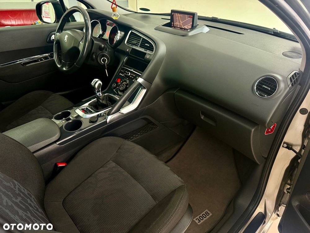 Peugeot 3008 1.6 Premium - 5