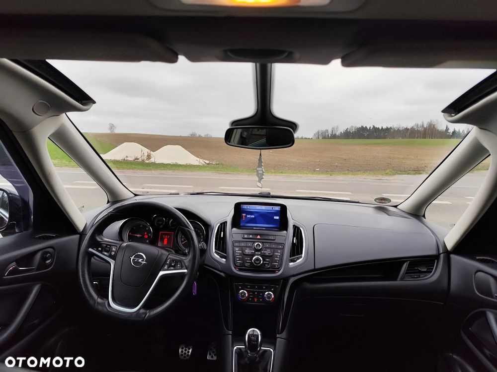 Opel Zafira - 16