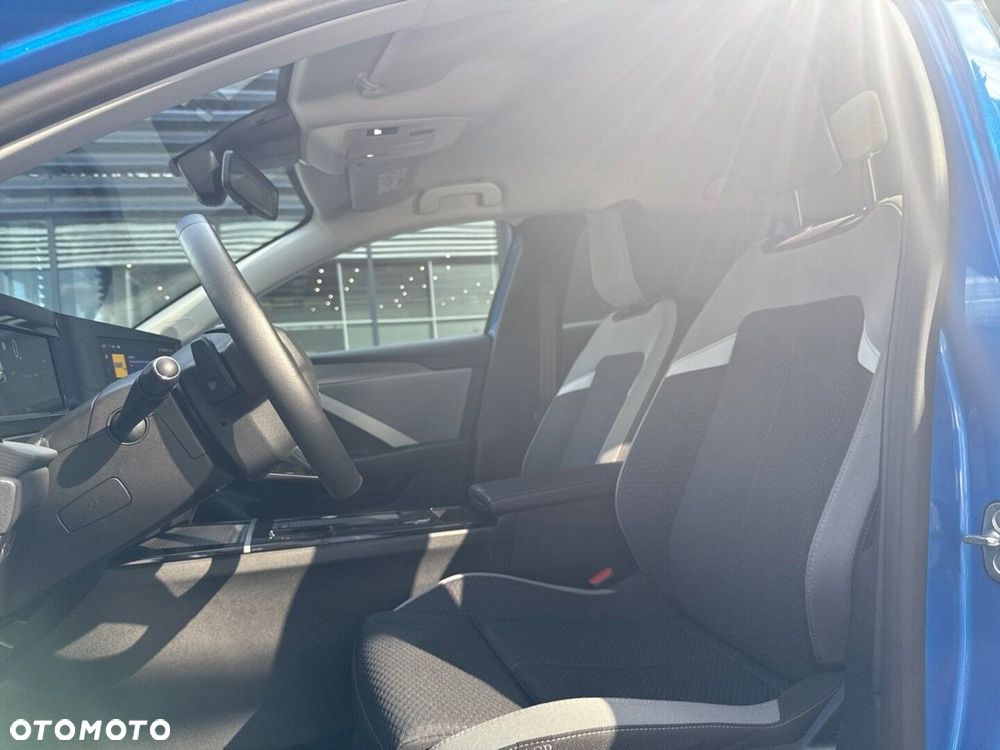 Opel Astra 1.2 T Edition S&S - 12