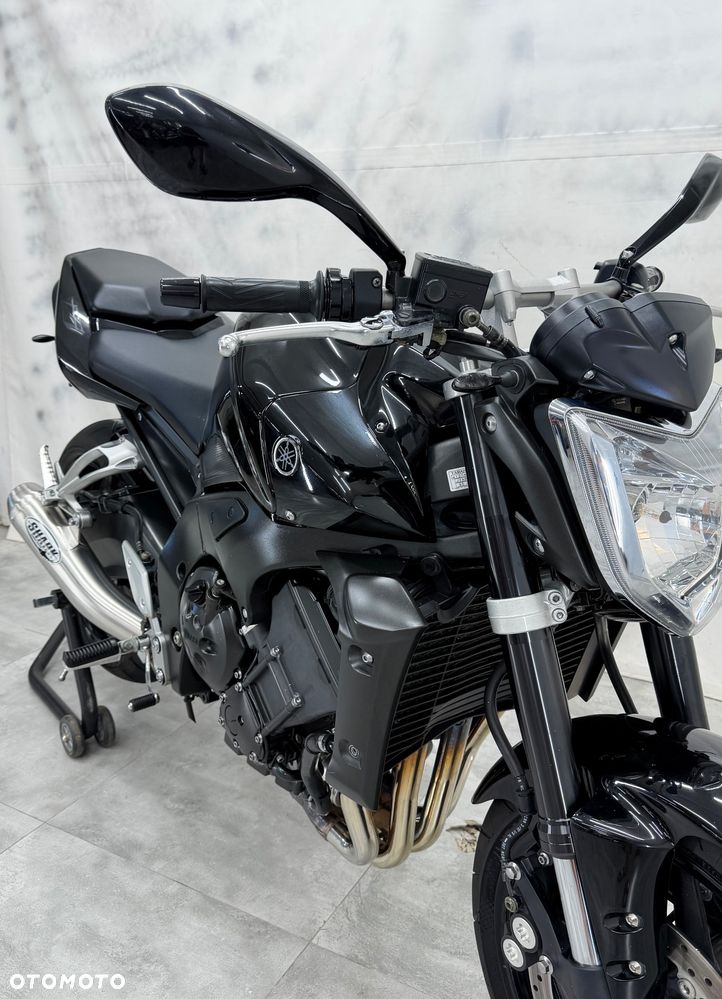 Yamaha FZ - 12