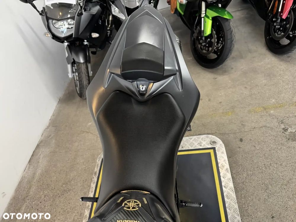 Yamaha YZF - 27
