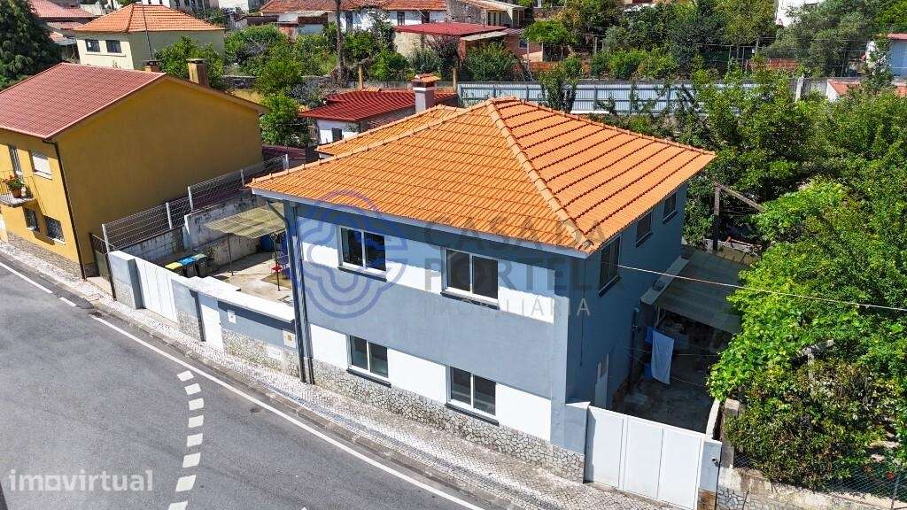 Moradia Isolada com dois pisos independentes com dois quartos cada. - Grande imagem: 3/60