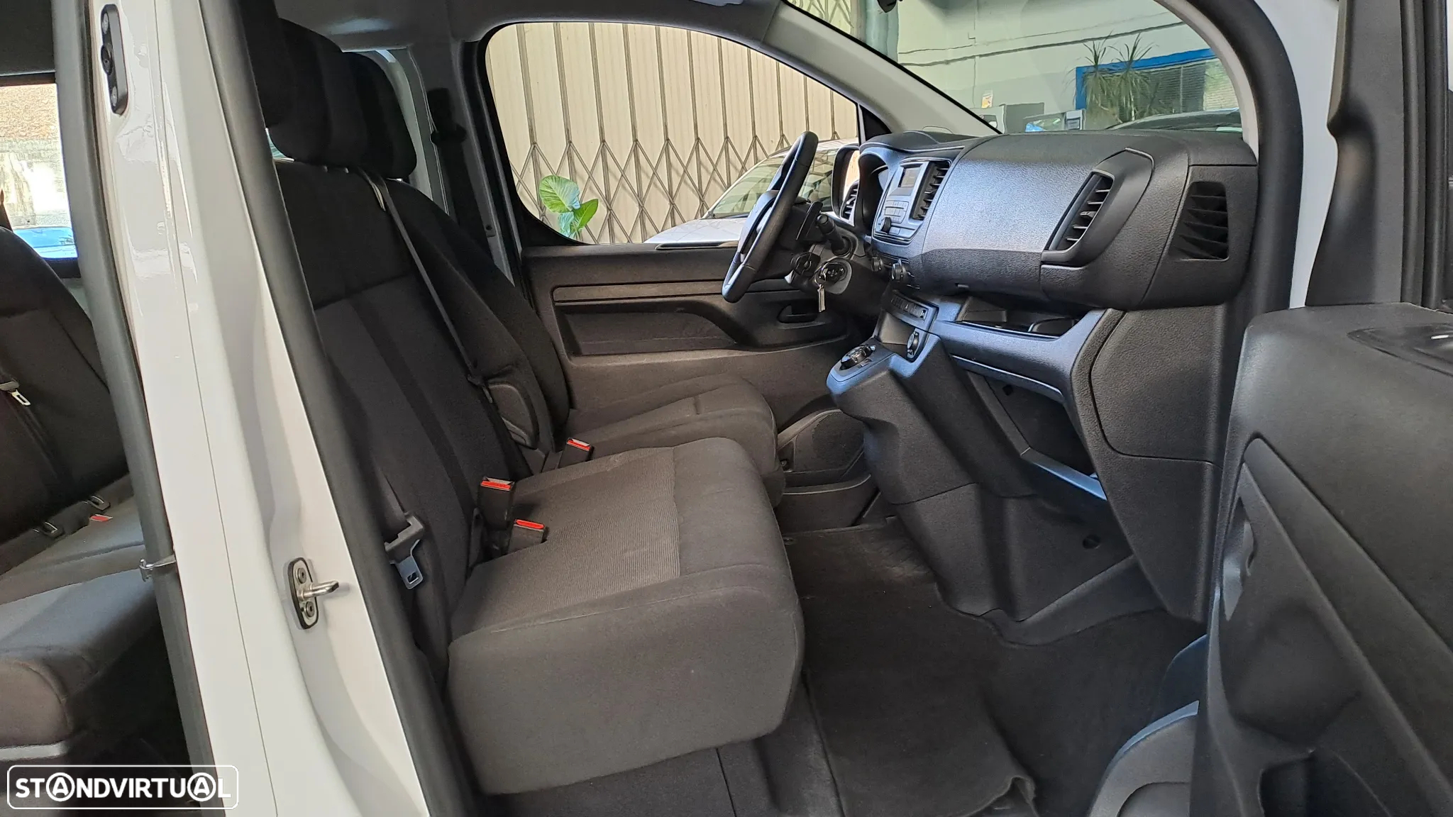 Citroën Jumpy 2.0 BlueHDi XL Semi-Vidrado EAT8 - 10