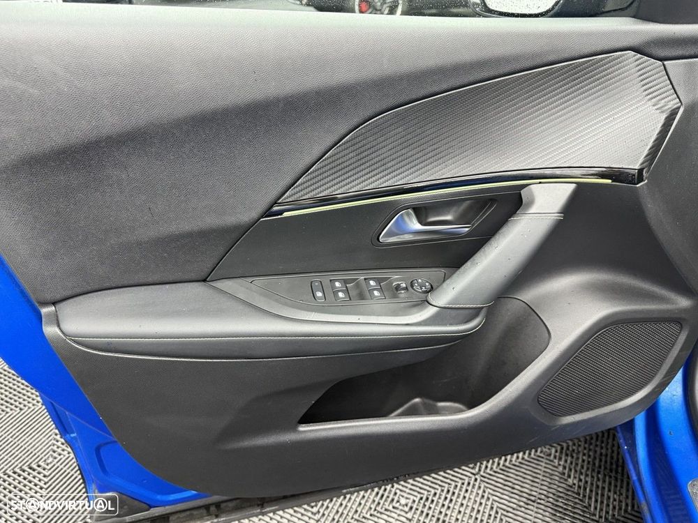 Peugeot e-2008 50 kWh GT - 17
