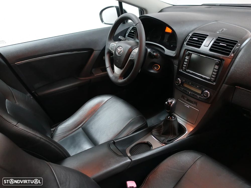 Toyota Avensis SW 2.0 D-4D Exclusive +Pele+GPS - 25