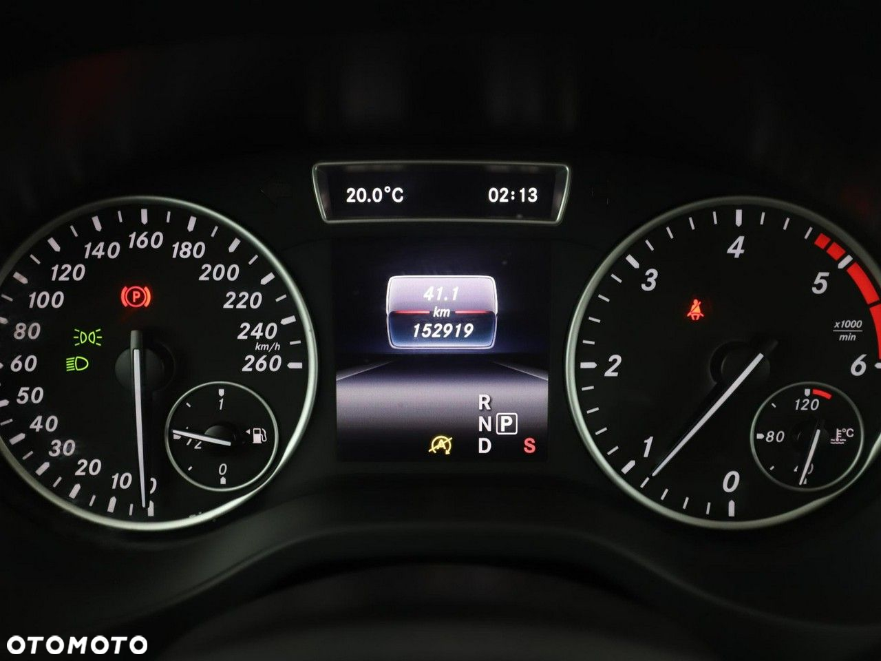 Mercedes-Benz GLA 180 d 7G-DCT - 23