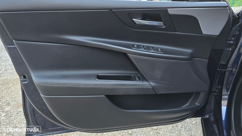 Jaguar XE 2.0 D R-Sport - 7
