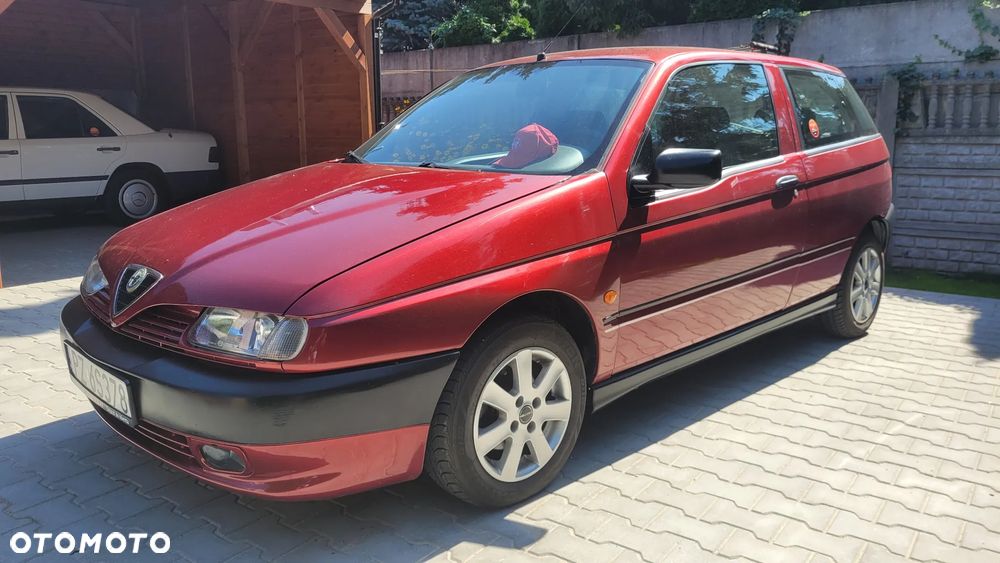 Alfa Romeo 145 1.6 L - 2