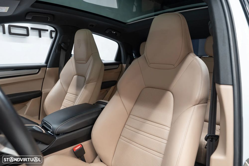 Porsche Cayenne Coupé E-Hybrid - 30