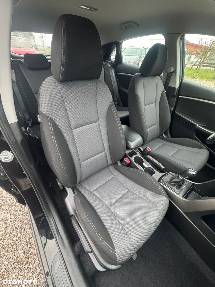 Hyundai i30 1.4 Trend - 17