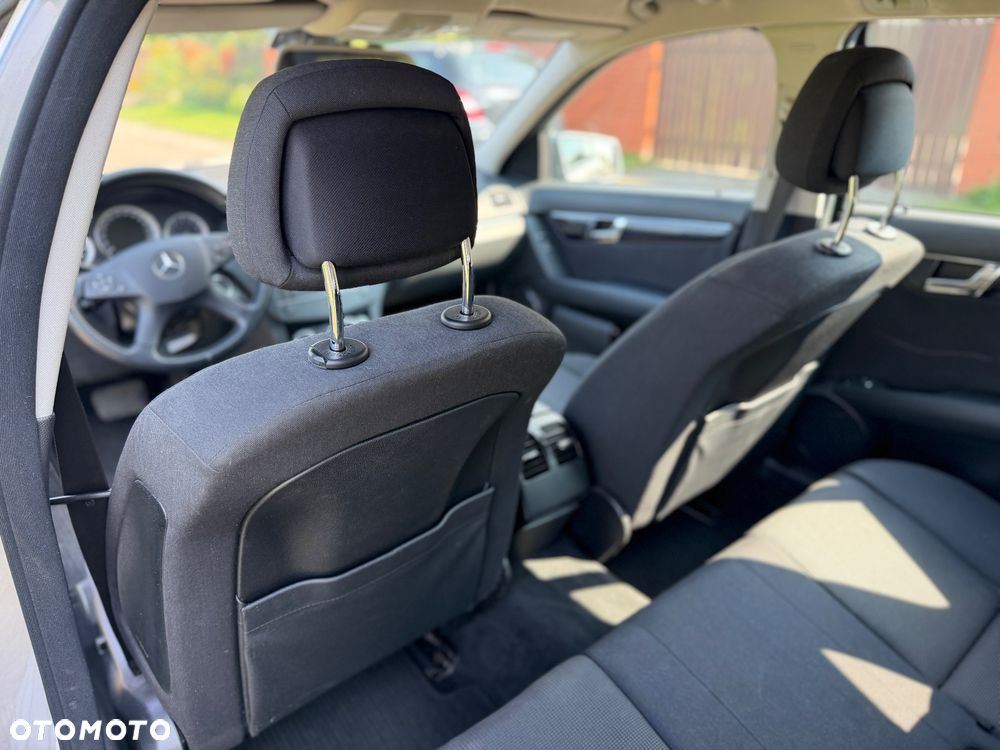 Mercedes-Benz Klasa C 200 (BlueEFFICIENCY) 7G-TRONIC Avantgarde - 31