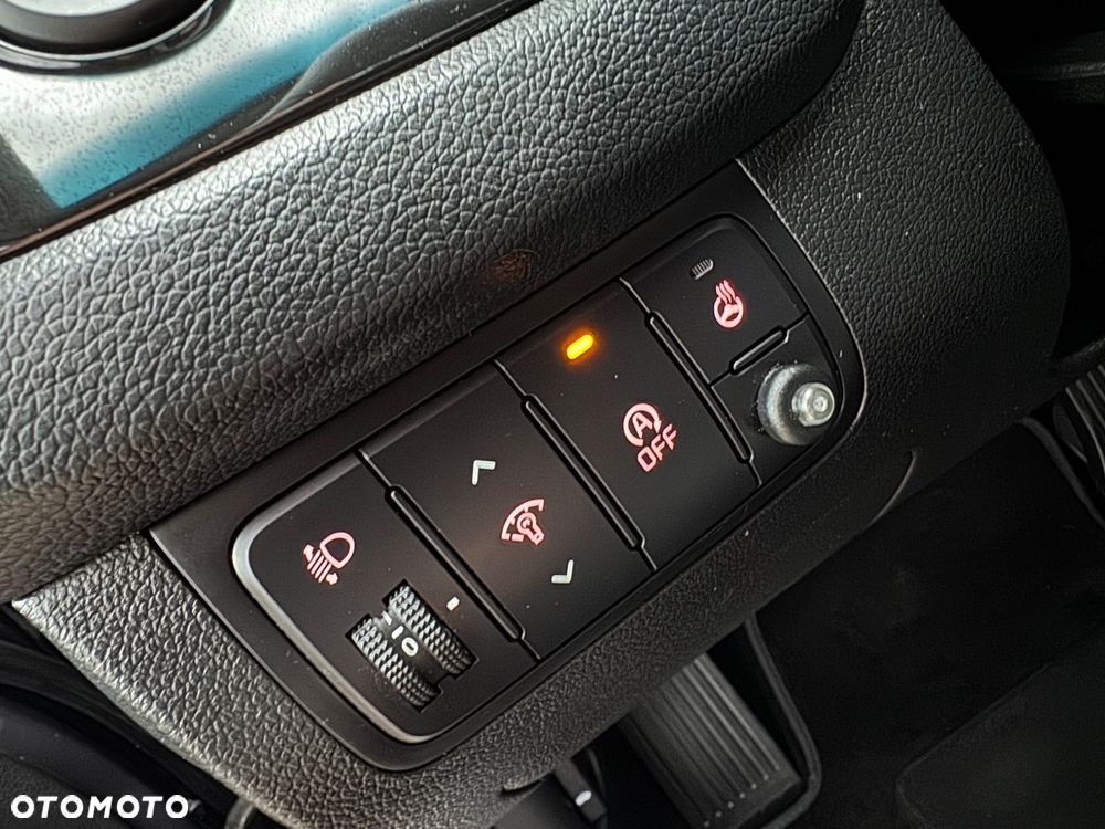 Kia Ceed 1.6 GDI Dream-Team Edition - 30