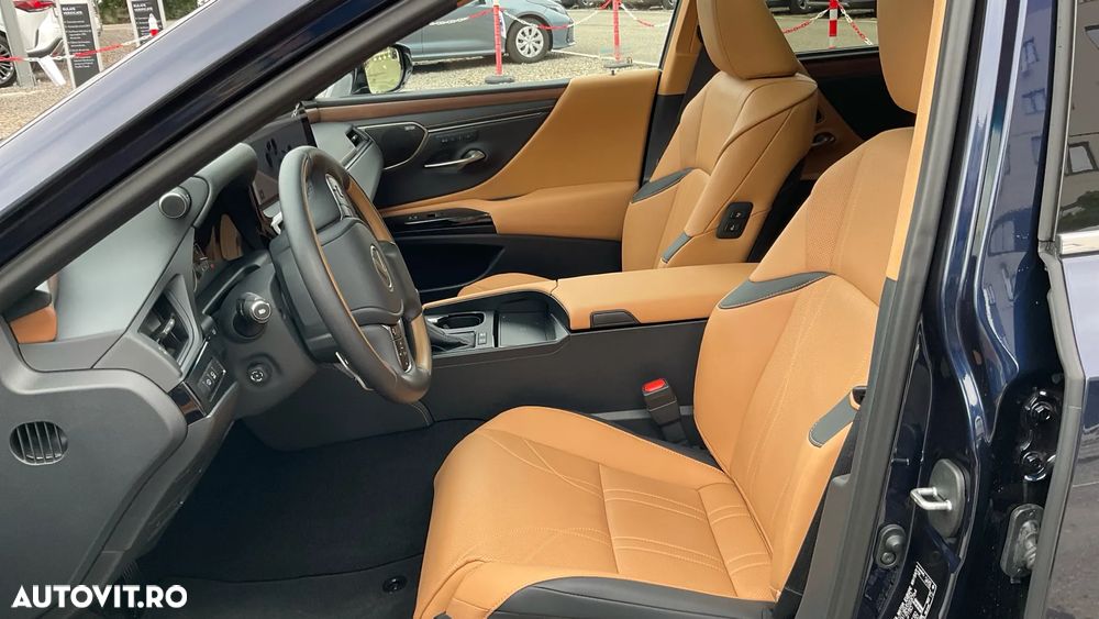 Lexus Seria ES 300h 2.5 TNGA HV 25H- 4X2 CVT Luxury - 19
