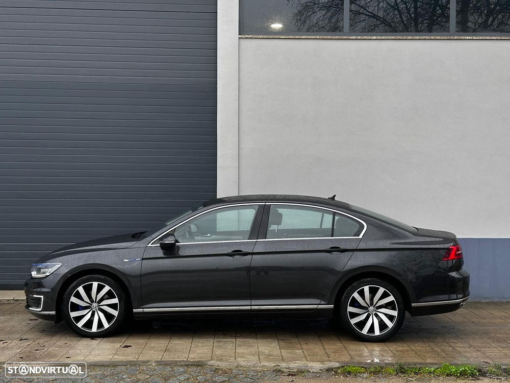 VW Passat - 2