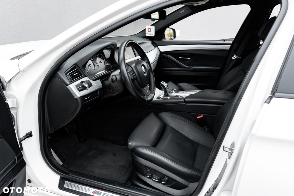 BMW Seria 5 M550d xDrive - 17