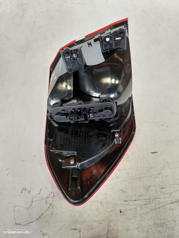 Farolim Direito Do Painel Lanterna Tras Stop Drt Bmw 2 Active Tourer ( - 6