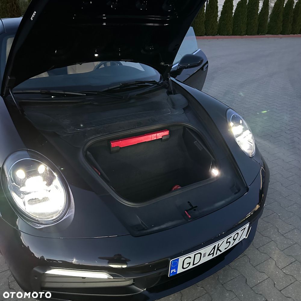 Porsche 911 Carrera - 18
