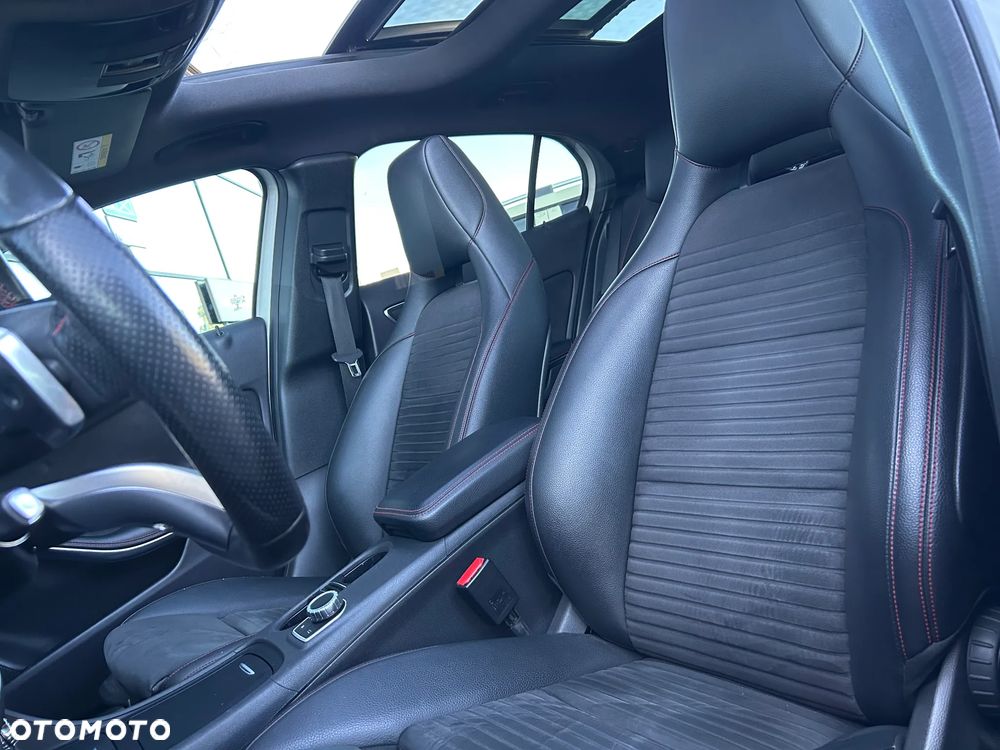 Mercedes-Benz GLA - 16