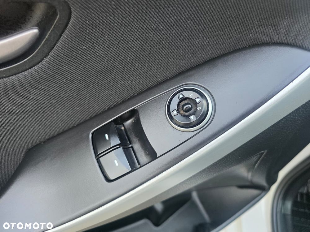 Hyundai i30 1.4 Fifa World Cup Edition - 10