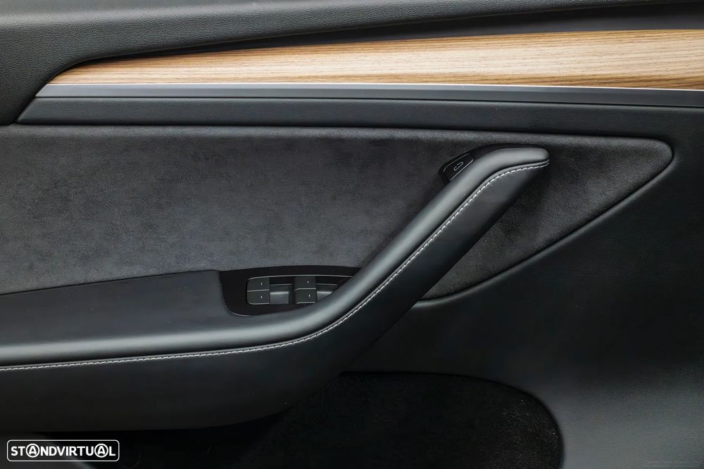 Tesla Model Y Performance Tração Integral - 20