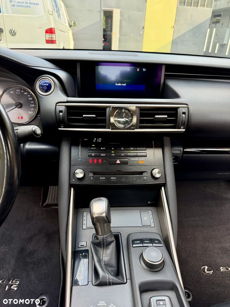 Lexus IS 200t / 300 Elegance - 16